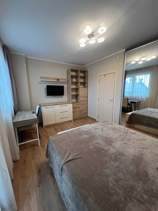 Дава се под наем Тристаен апартамент в София, Малинова долина - 130 кв.м за 1000 € - Снимка #8