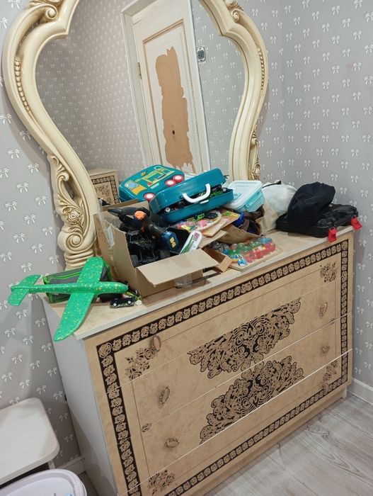 Отдам даром всё в одни руки
