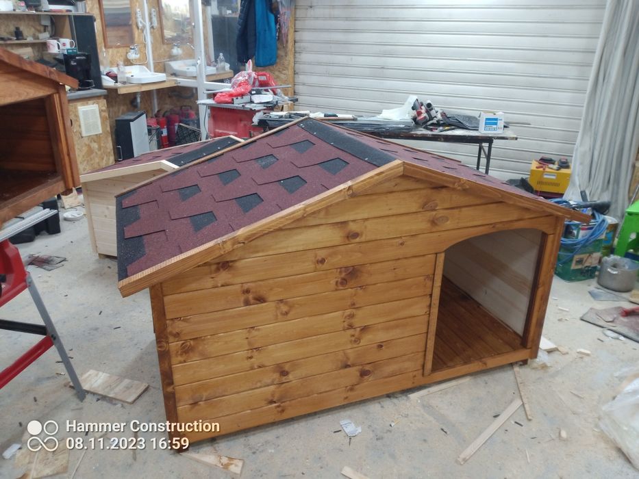 Кучешки къщи колиба