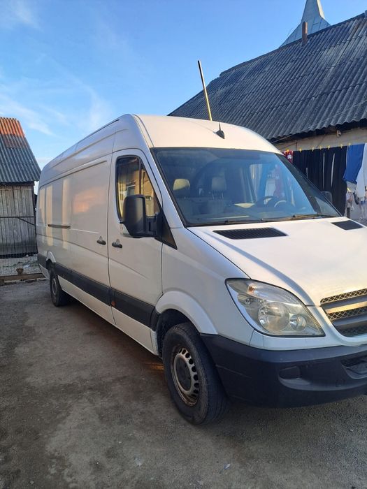Vând Mercedes sprinter