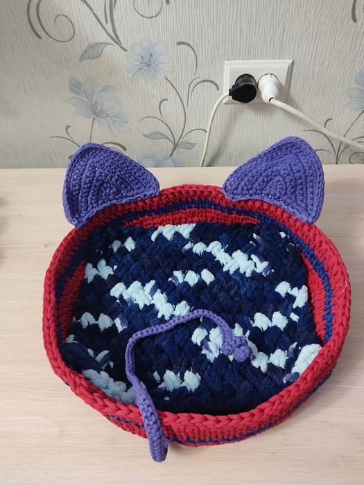 Лежанка для кошки или собаки не крупной породы.