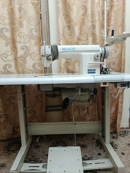 Швейная машинка .