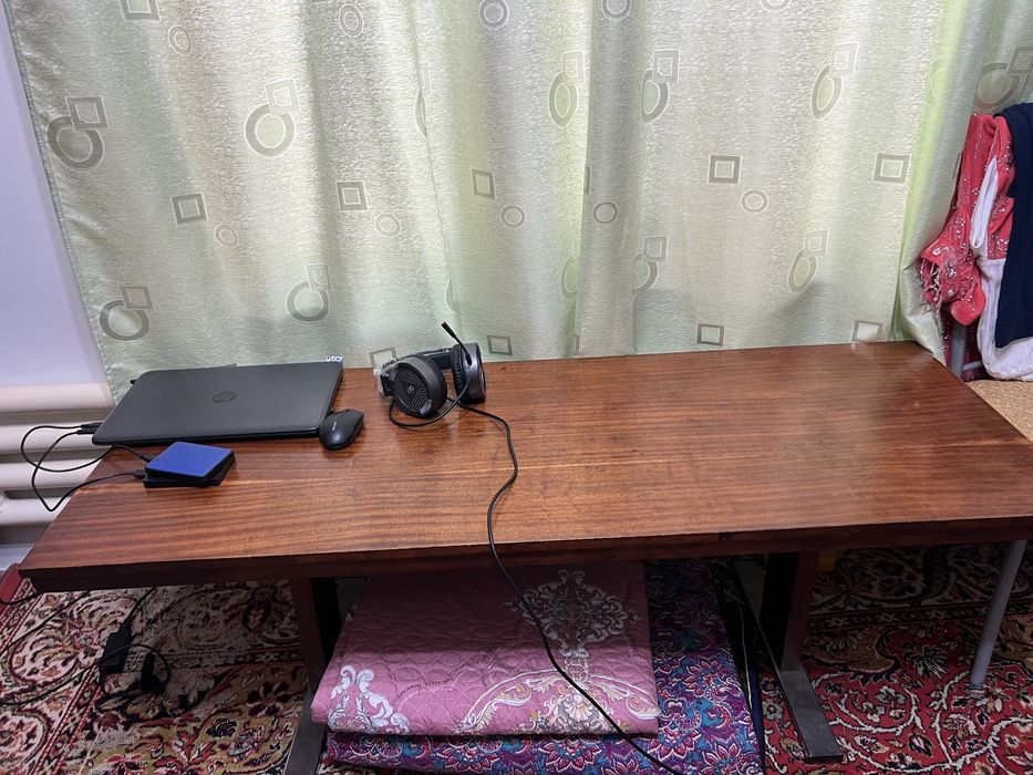 Продается стенка и столик