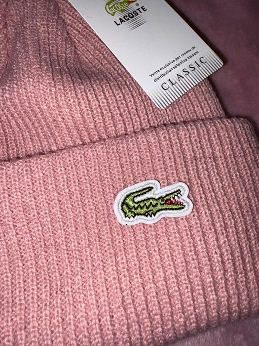 Căciulă Lacoste Roz Rose eticheta