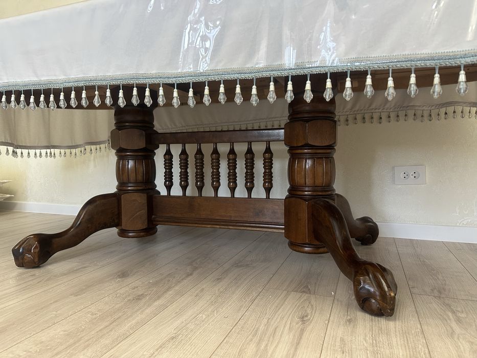 Продаю стол деревянный