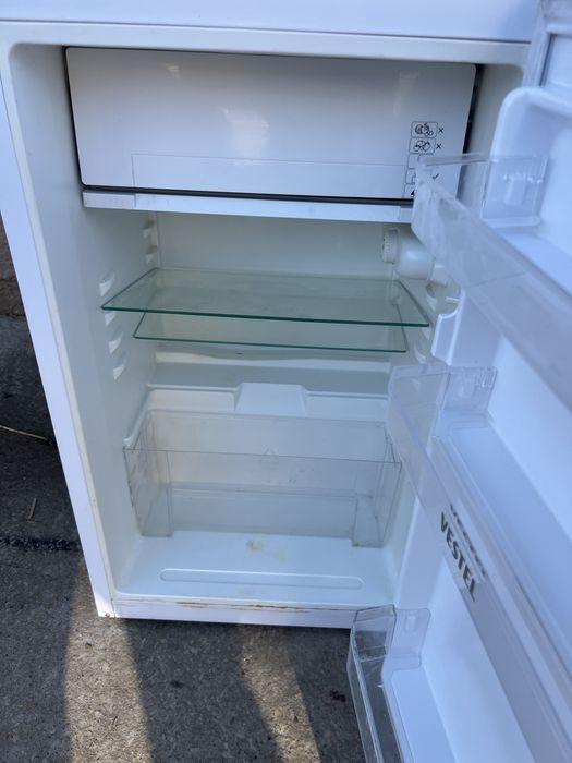 Холодильник мини с хорошим состоянием