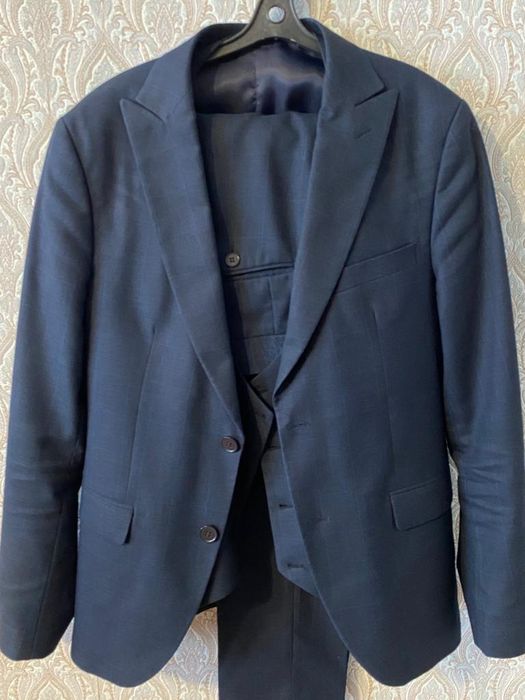 Продам костюм тройка мужской