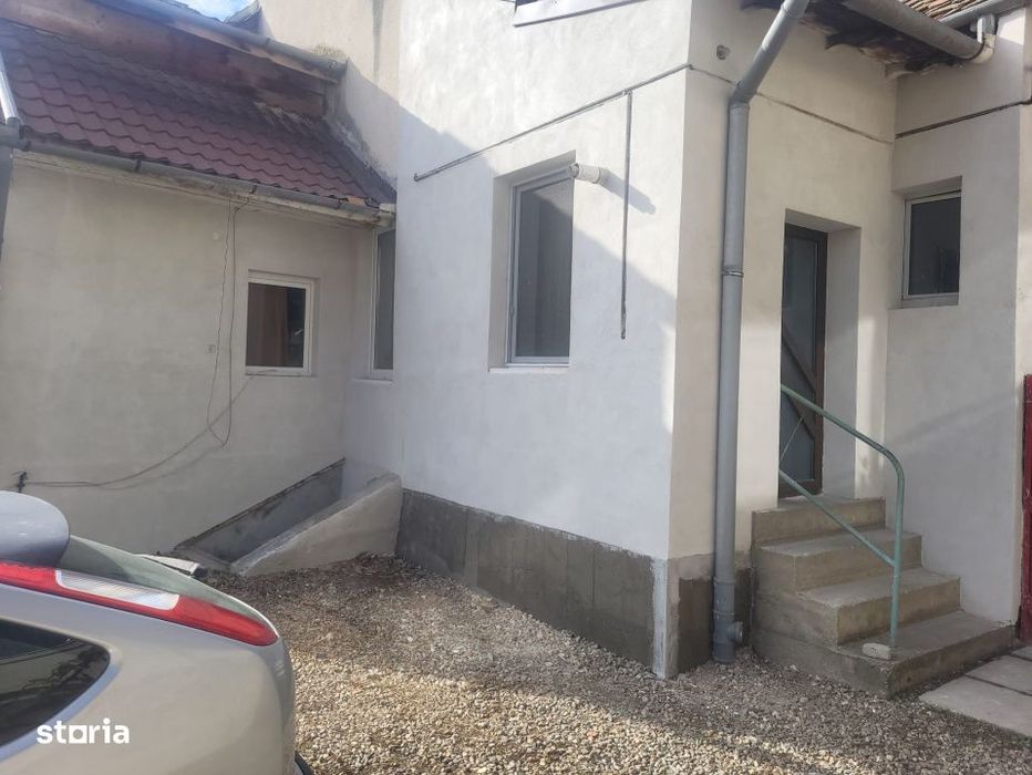 Casa individuala si curte de 480 mp zona Piata Cluj