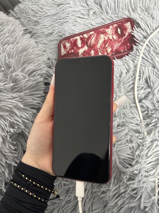 iphone 11 rosu cu husa