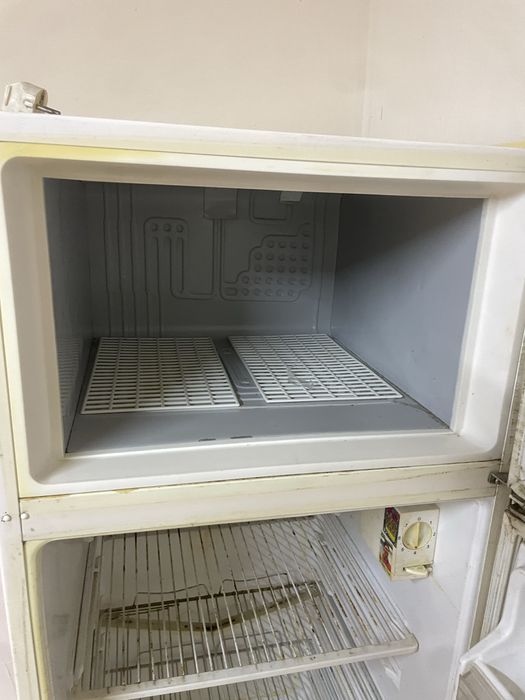 Продавам Хладилник FRINKO с Камера