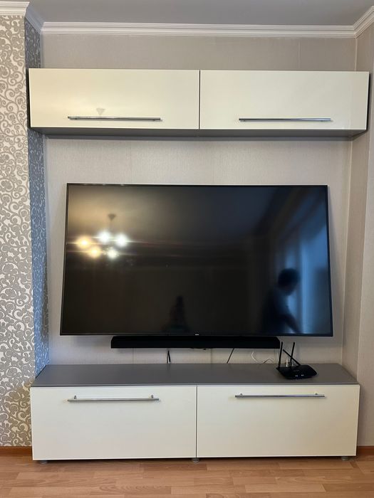 Шкафы и книжные полки