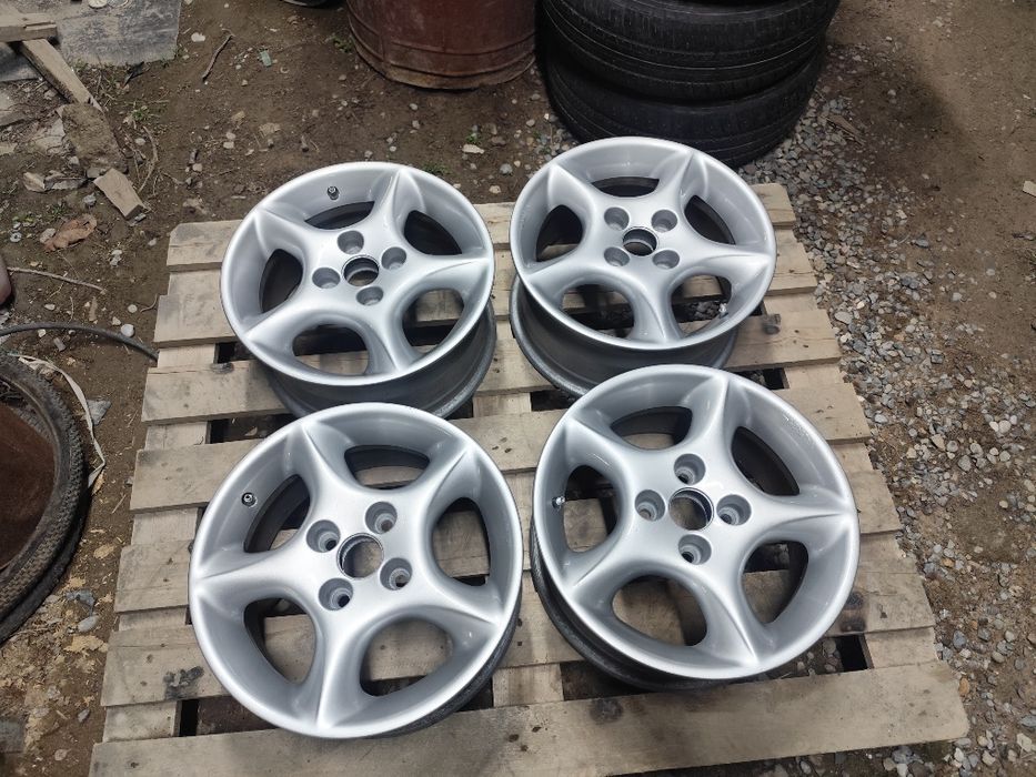 Срочно продам диски в идеале. Без грубых дефекта. Подойдет на опель ве