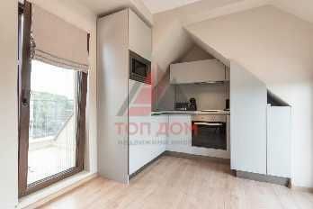 Дава се под наем Тристаен апартамент в Варна, Център - 70 кв.м за 1200 € - Снимка #1