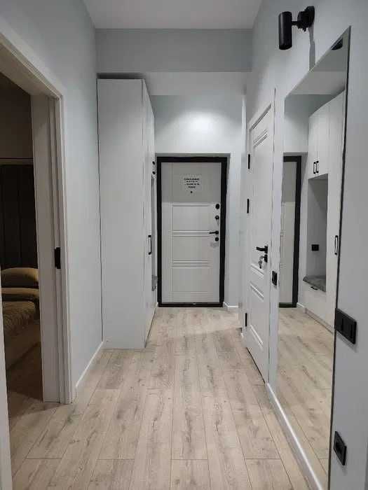 продается гнранд сити 2 комнаты 42м2  кирпич узбум*