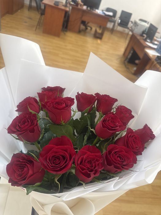 Продаются 15 роз