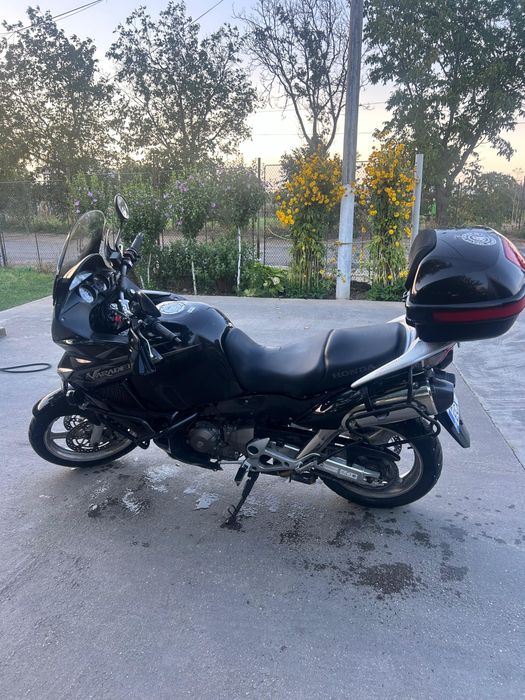 De Vanzare moto Honda Varadero schimb cu auto+diferenta