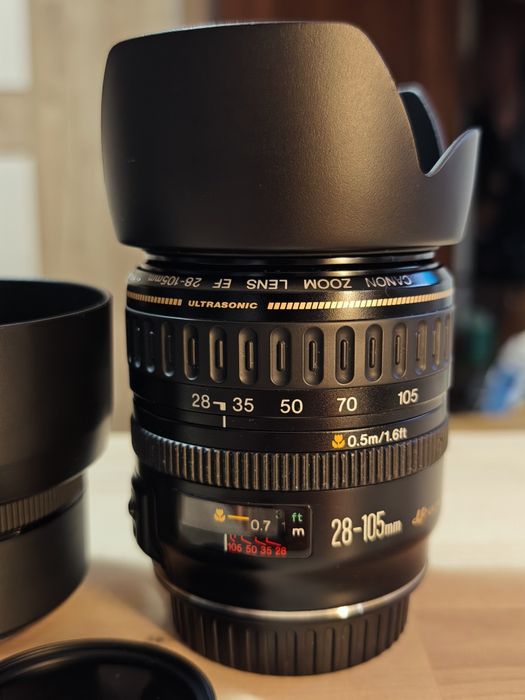 Canon DSLR 2000D ca NOU