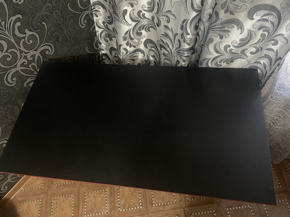 продаю игровой стол