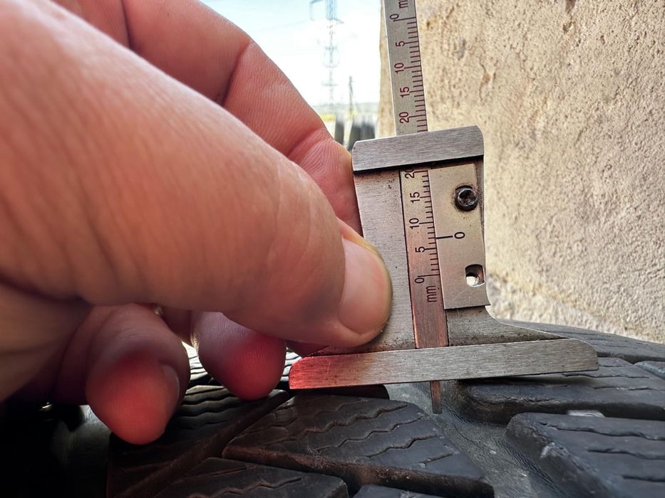 Vand anvelope de iarna 245/35 R21