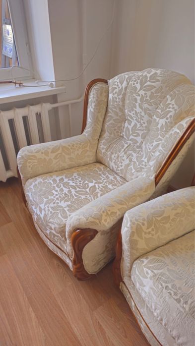 Продам винтажный диван!