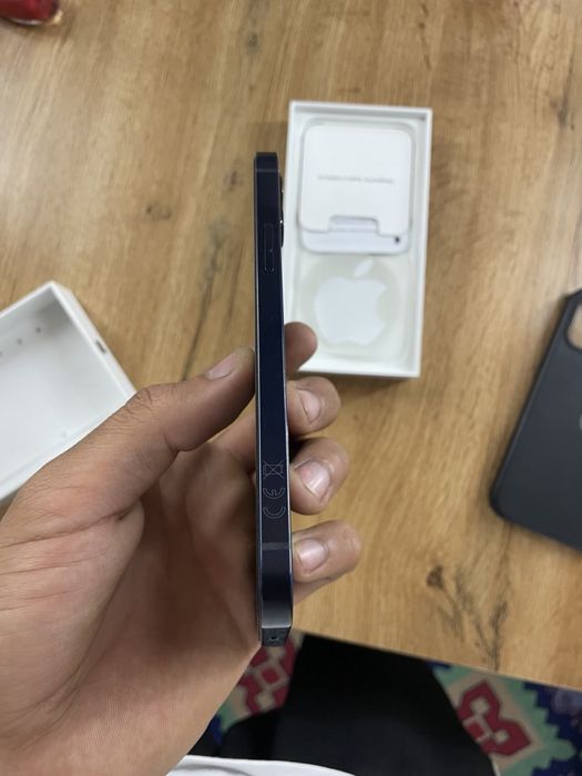 iPhone 12      с гарантией
