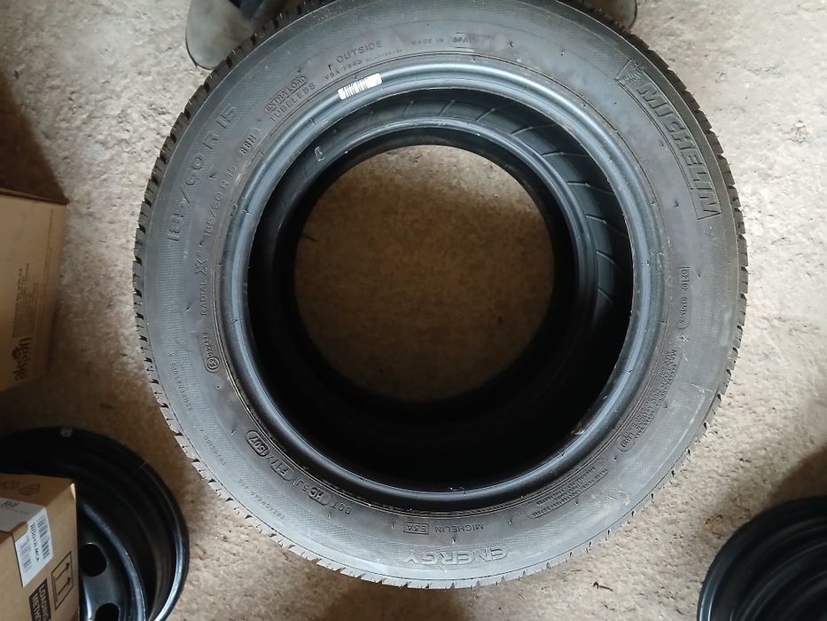 Летни гуми 15цола Michelin 185/60/15.чисто нови от резервни