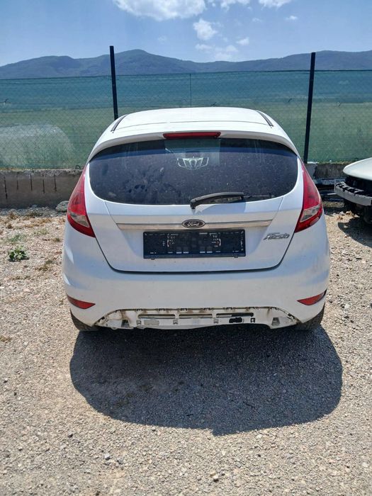 Форд фиеста    Forb Fiesta 1.4 бензин на части