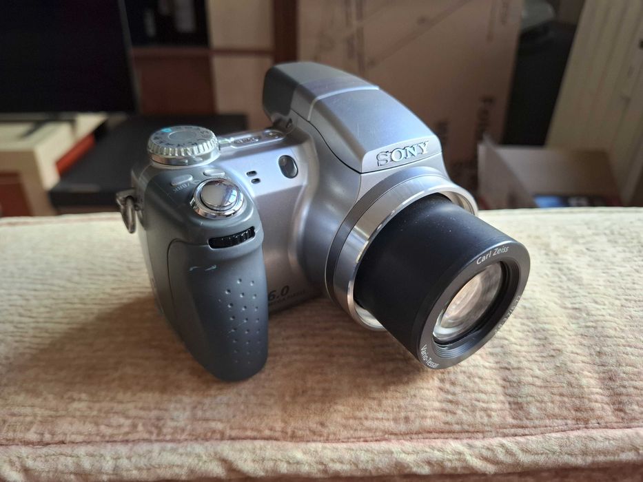 Aparat foto digital Sony DSC-H2