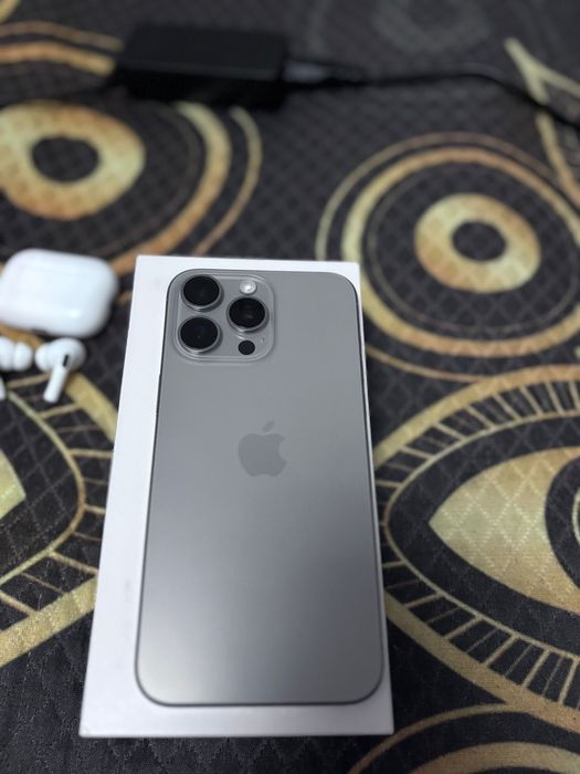 Iphone 15ProMax 512GB plus casti
