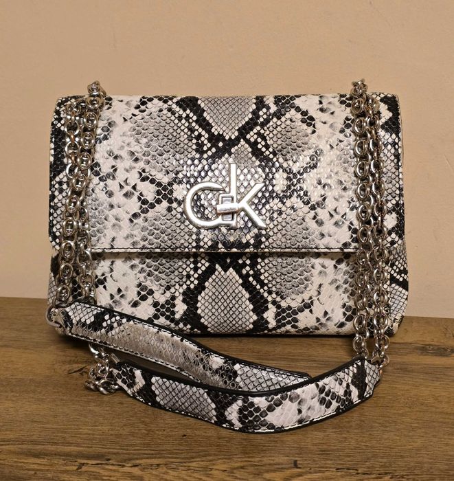 Calvin Klein оригинална дамска чанта