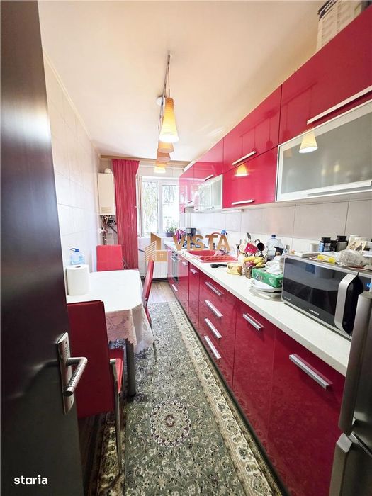 Apartament 4 camere, zona Astra