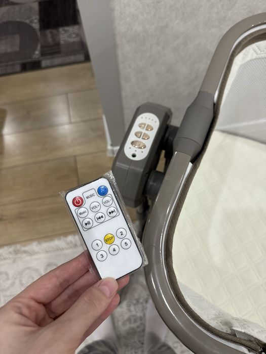 электронный манеж-люлка