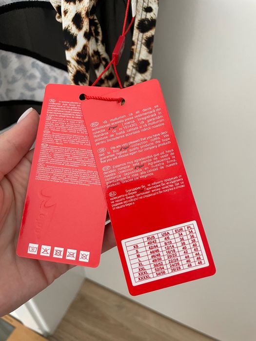 Costum de baie intreg