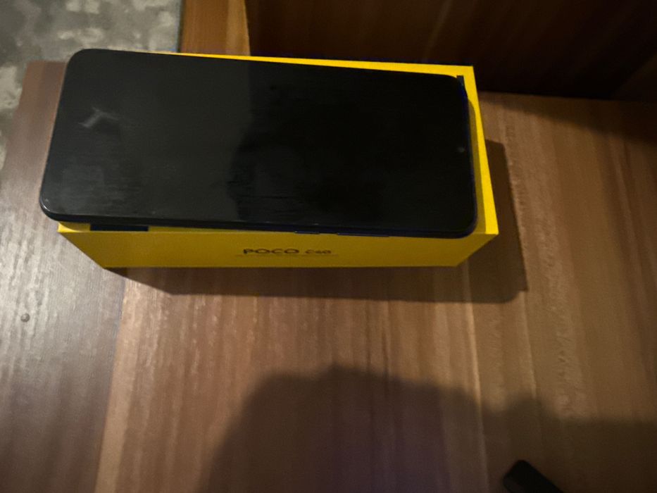 Смартфон Poco C40