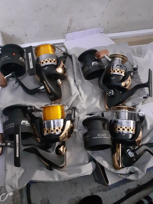 Vând 4 mulinete de pescuit TR-X500