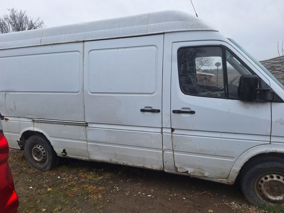 Vând Mercedes sprinter