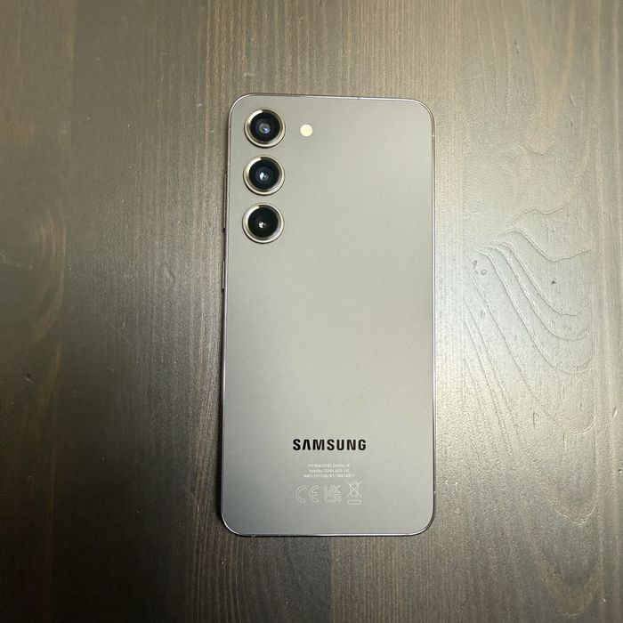 Samsung Galaxy S23, Dual SIM, 8GB RAM, 256GB, 5G, Phantom Black in cutia originala + 2 huse cadou