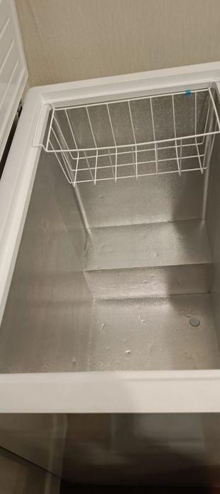 Срочно продаю морозильную камеру