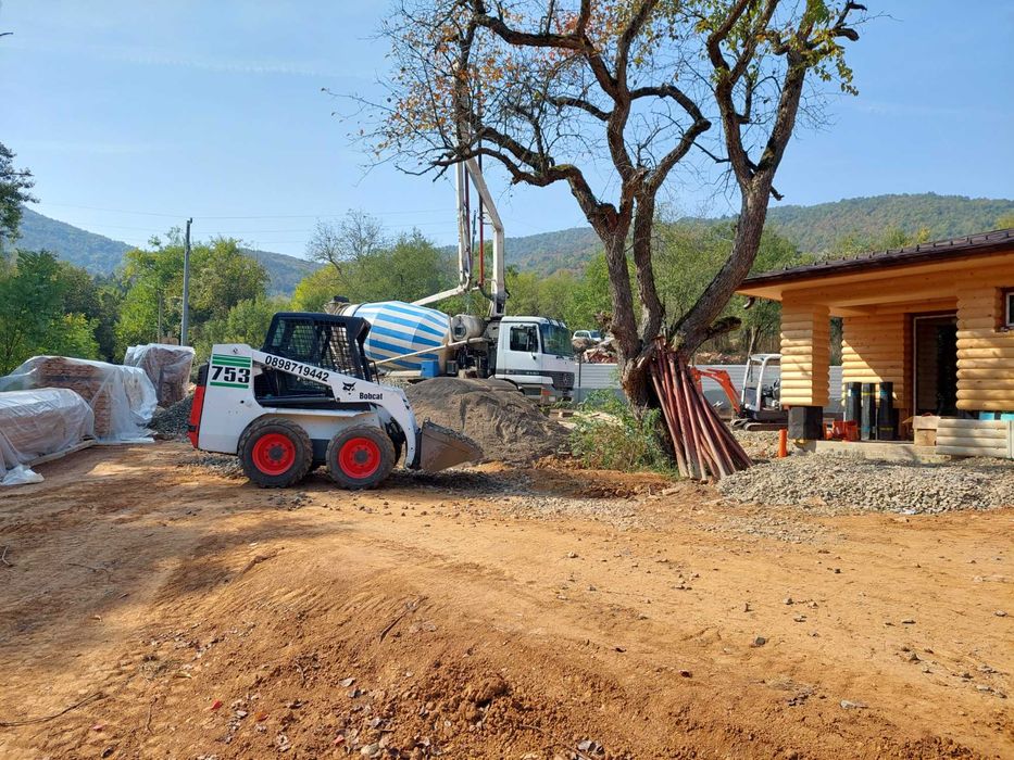 Услуги с Бобкат мини багер и самосвал.