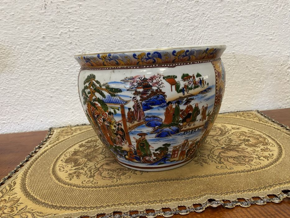 Китайска порцеланова кашпа с маркировка