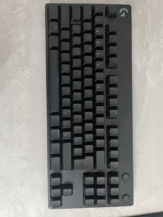 Игровая клавиатура Logitech