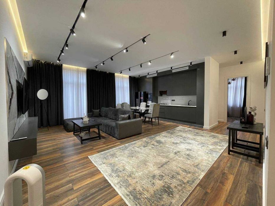 СДАЕТСЯ 3-ком кв МИРАБАДСКИЙ р-н около Космонавтов / Цум