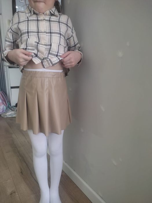 Продам одежду на девочку 120 см