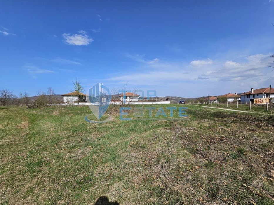 Парцел в Габрово, област-с.Зая площ 1500 цена 12800