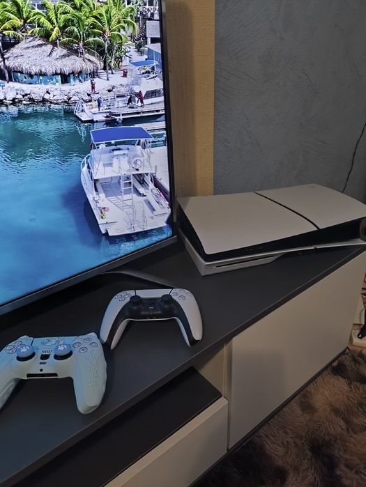 Продам Ps 5 Слим 1 tb
