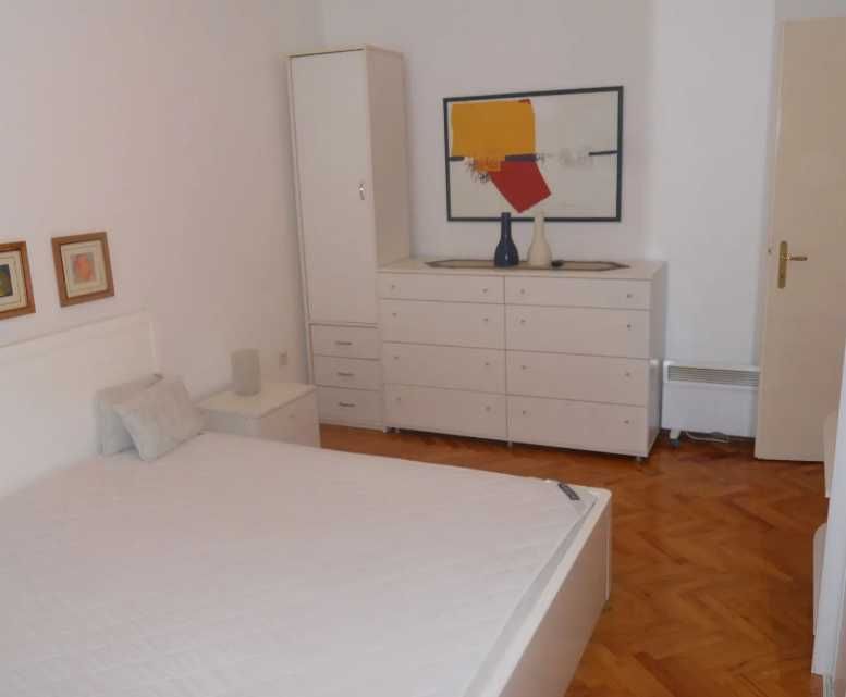 Дава се под наем Тристаен апартамент в Пловдив, Център - 72 кв.м за 178.5 € - Снимка #3