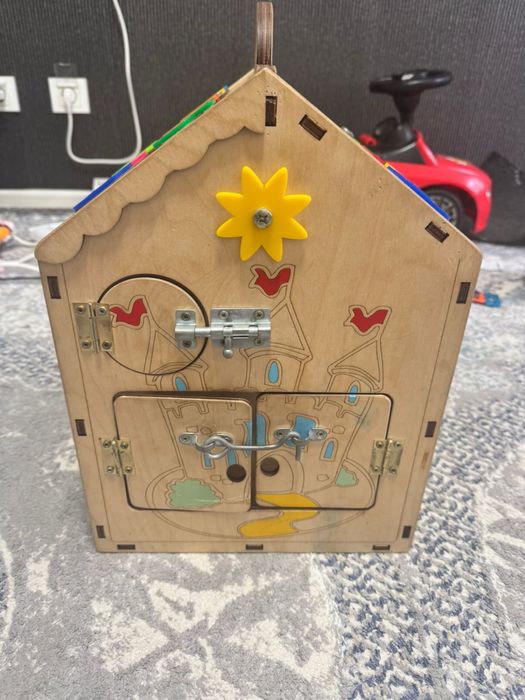 Продам детская Игрушка Бизиборд