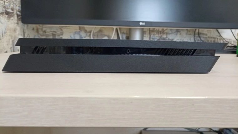 Ps4 слим срочно 65000