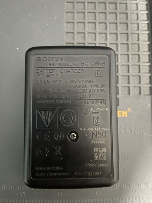 Camera sony dsc-w320 pretul este in lei