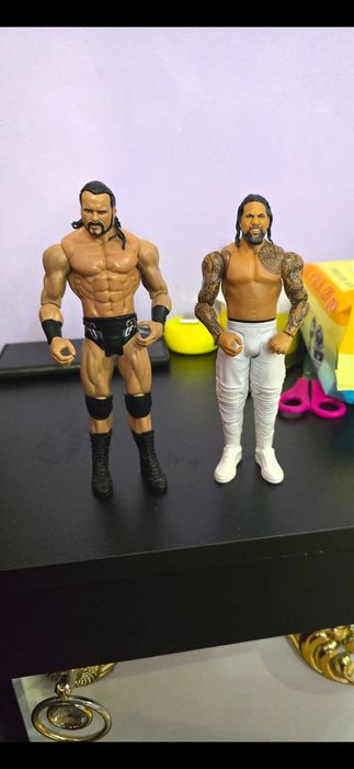 Продавам wwe figures